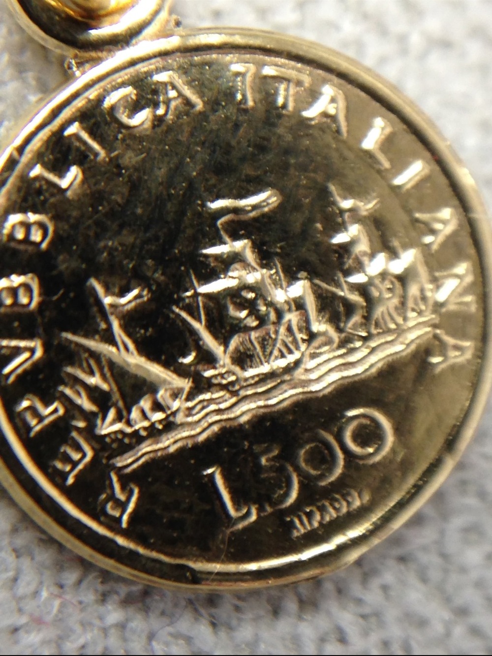 Italy 🇮🇹 RARE 14k Vintage Italian 500 Lire Caravelle Coin Charm Pendant